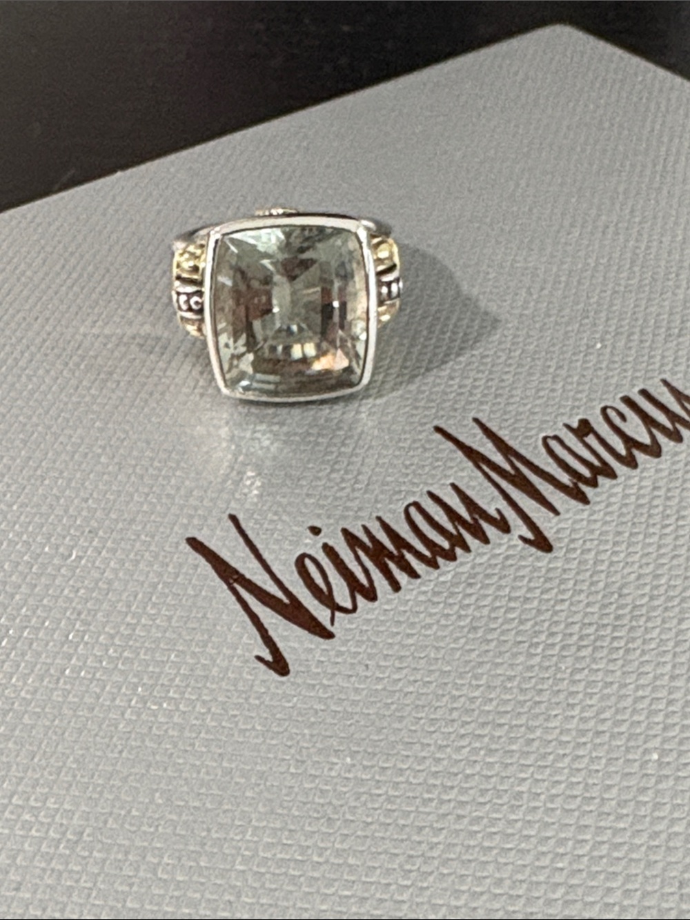 Lagos Ring with light Green Square Gemstone - Picture 4 of 8